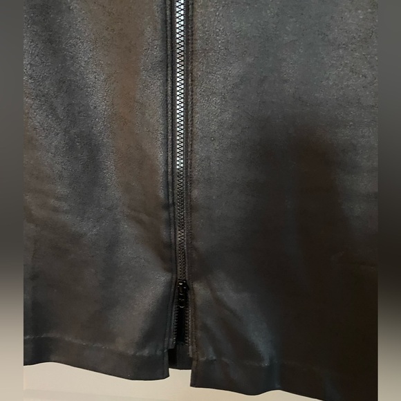 Front zipping skirt - Picture 2 of 3